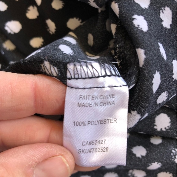 Sleeveless Black and White Polka Dot Top - Picture 5 of 9